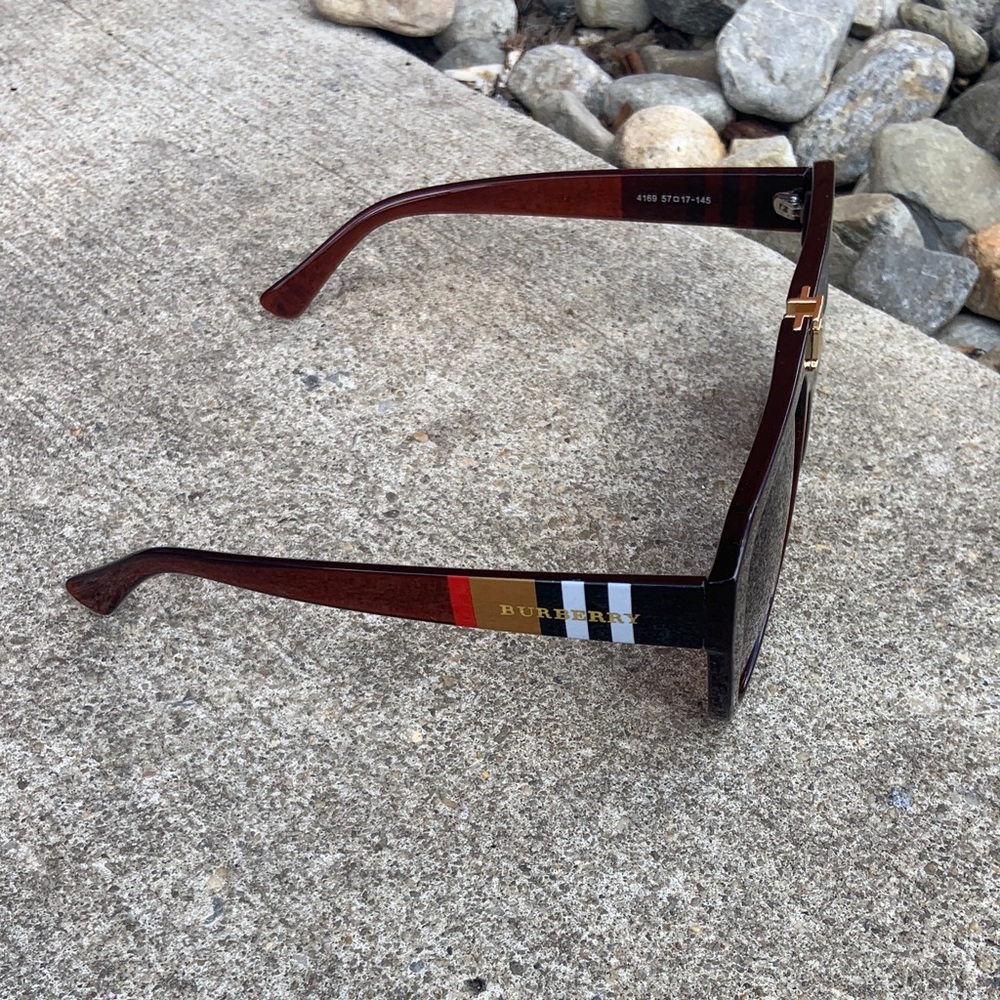 Burberry Brown Sunglasses with Gold and Red Accents - Picture 5 of 5